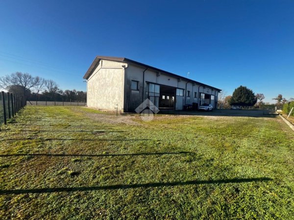 capannone in vendita a Santa Maria di Sala in zona Caselle