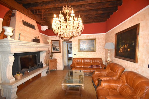 casa indipendente in vendita a Santa Maria di Sala in zona Sant'Angelo