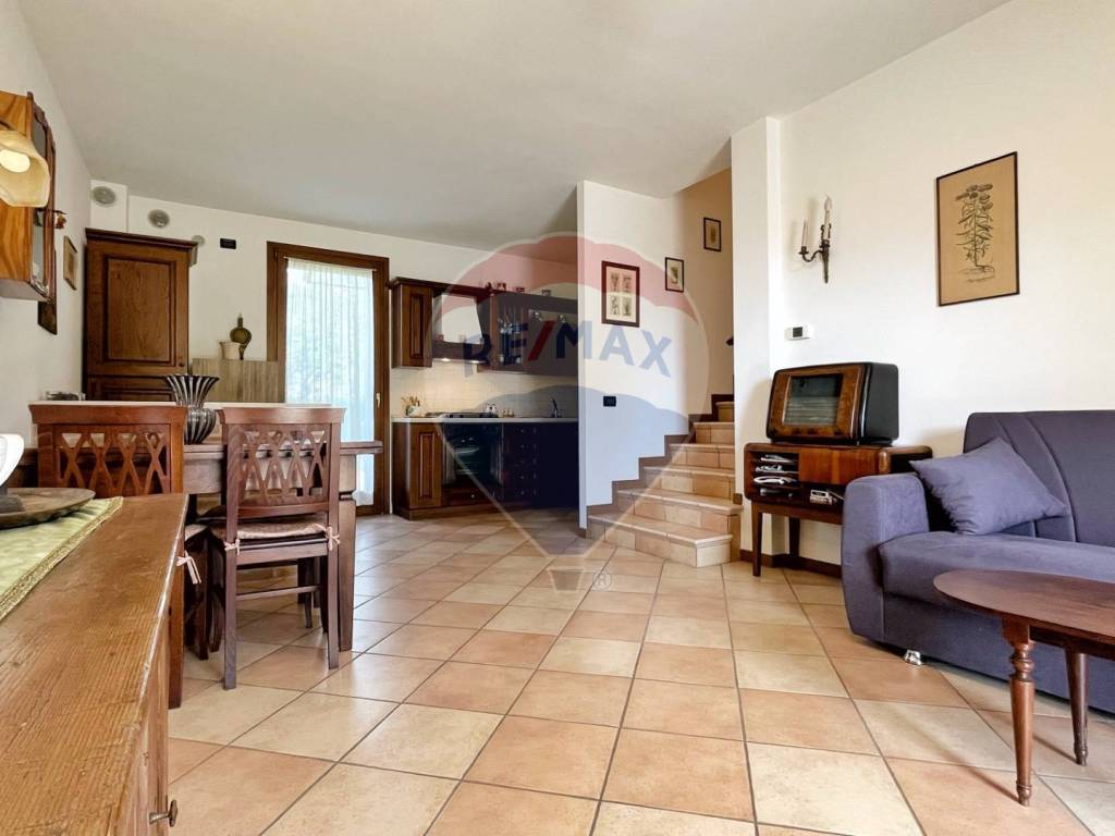 casa indipendente in vendita a Santa Maria di Sala in zona Caselle