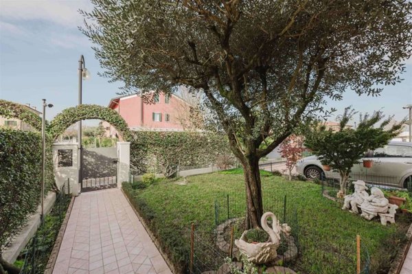 casa indipendente in vendita a Santa Maria di Sala