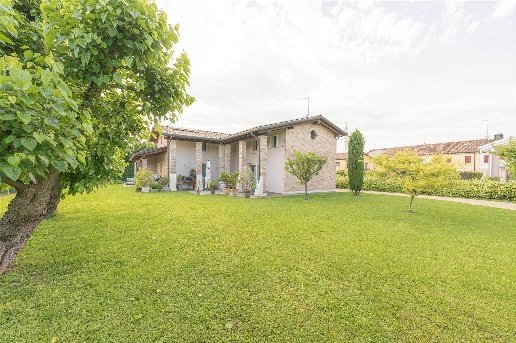 casa indipendente in vendita a Santa Maria di Sala in zona Veternigo