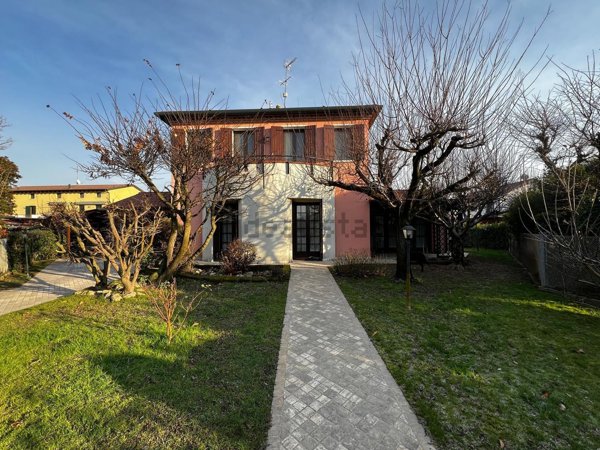casa indipendente in vendita a Santa Maria di Sala in zona Veternigo