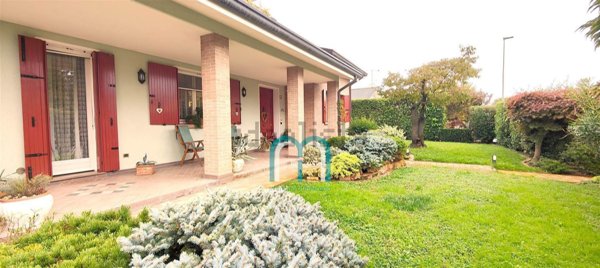 casa indipendente in vendita a Santa Maria di Sala in zona Caselle