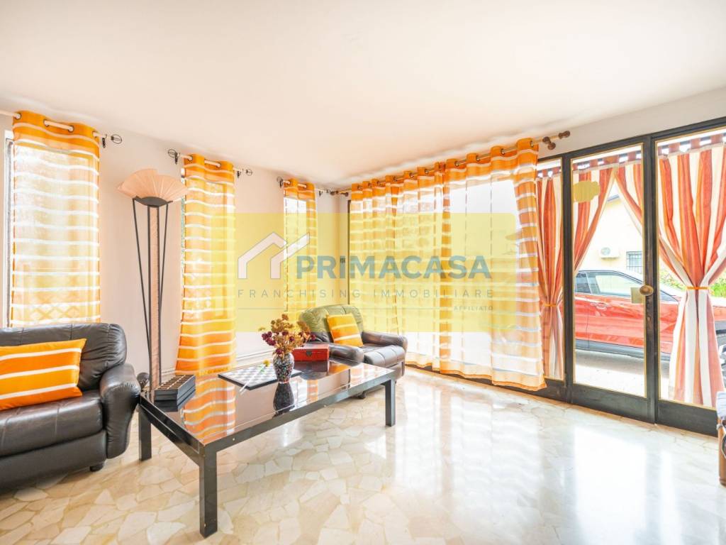 casa indipendente in vendita a Santa Maria di Sala in zona Caltana