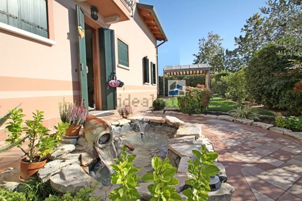 casa indipendente in vendita a Santa Maria di Sala in zona Veternigo