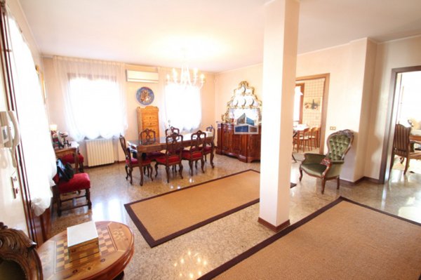 casa indipendente in vendita a Santa Maria di Sala in zona Caselle