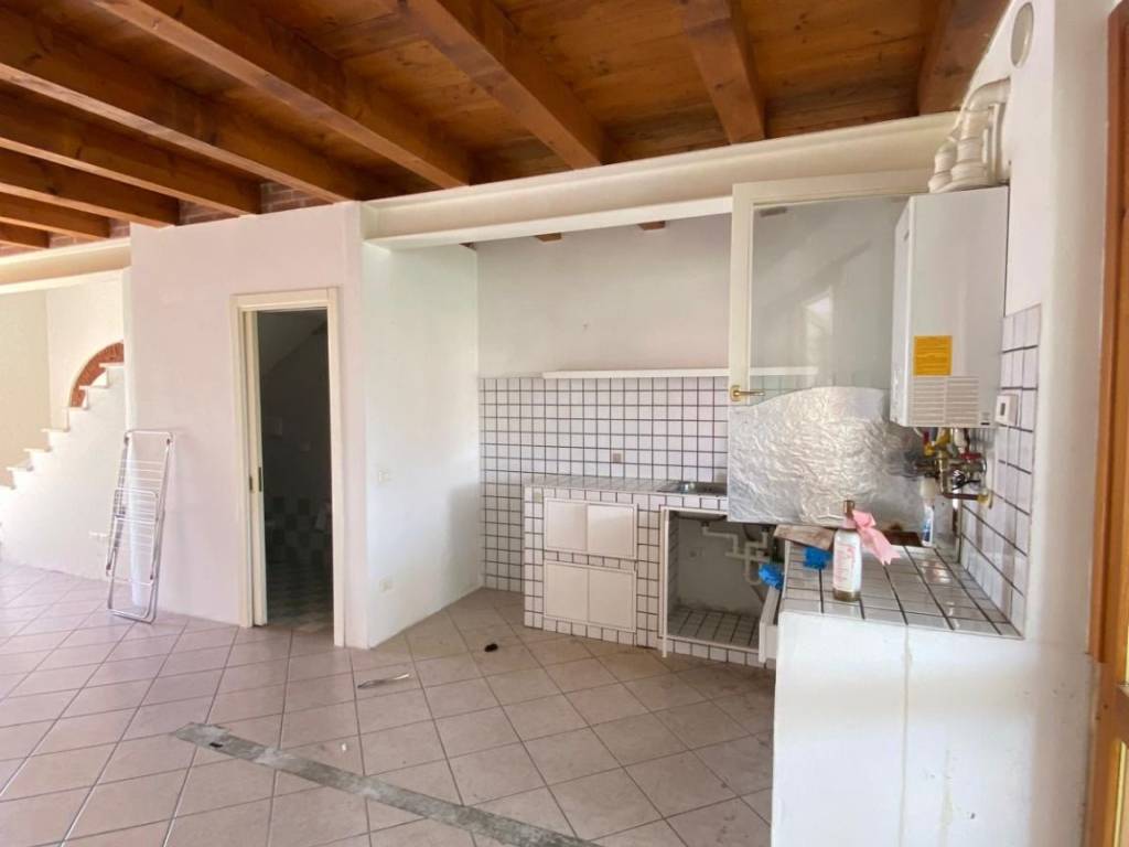 casa indipendente in vendita a Santa Maria di Sala in zona Stigliano