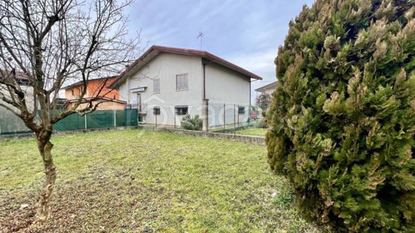 casa indipendente in vendita a Santa Maria di Sala in zona Caselle