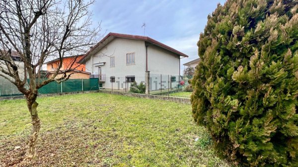 casa indipendente in vendita a Santa Maria di Sala in zona Caselle