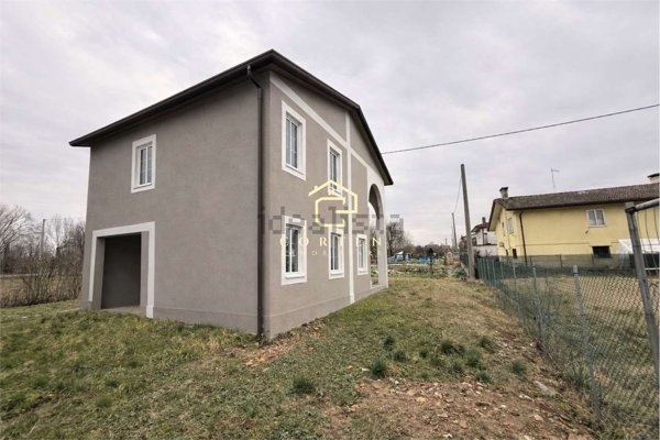 casa indipendente in vendita a Santa Maria di Sala in zona Veternigo