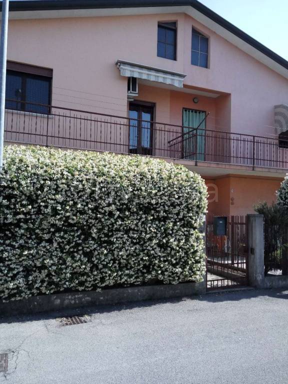 casa indipendente in vendita a Santa Maria di Sala in zona Caltana