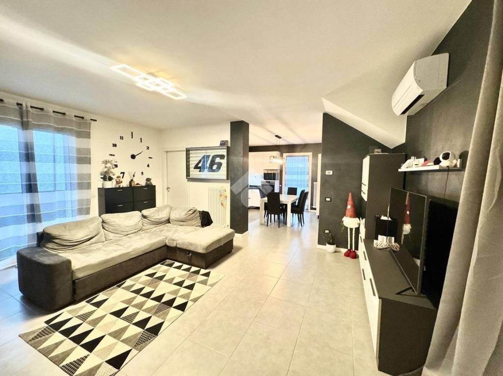 appartamento in vendita a Santa Maria di Sala in zona Sant'Angelo