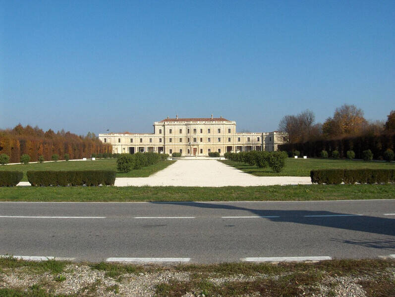terreno edificabile in vendita a Santa Maria di Sala in zona Sant'Angelo
