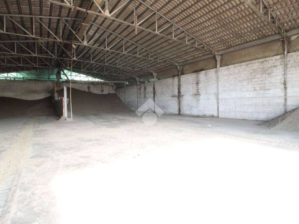 locale commerciale in vendita a Santa Maria di Sala in zona Veternigo