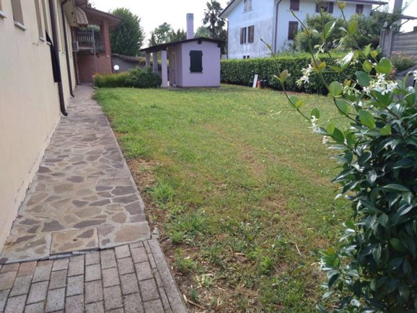 casa indipendente in vendita a Santa Maria di Sala in zona Sant'Angelo