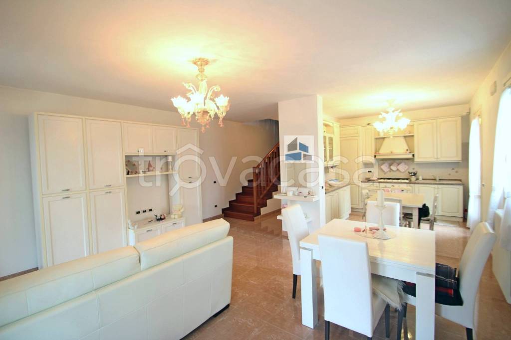 casa indipendente in vendita a Santa Maria di Sala in zona Veternigo