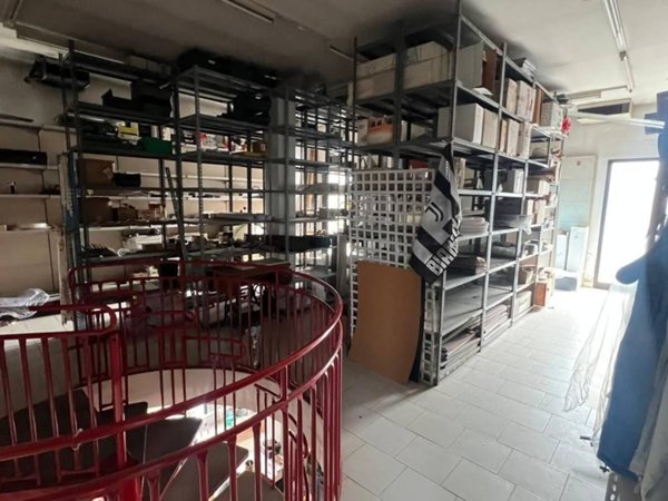 negozio in vendita a Santa Maria di Sala