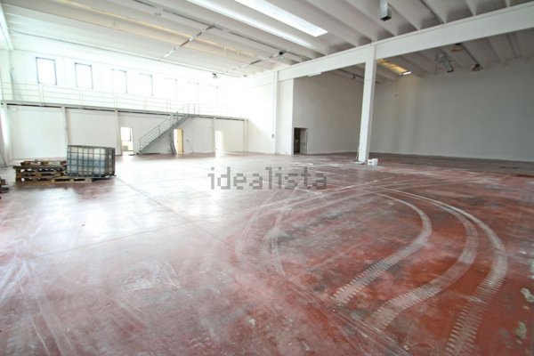 locale di sgombero in vendita a Santa Maria di Sala