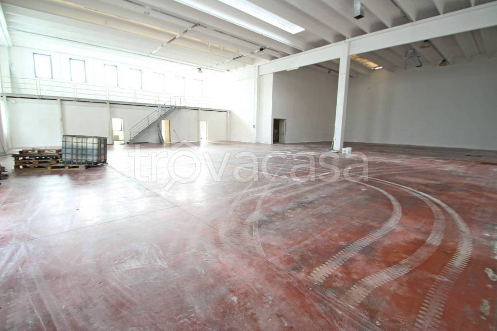 negozio in vendita a Santa Maria di Sala