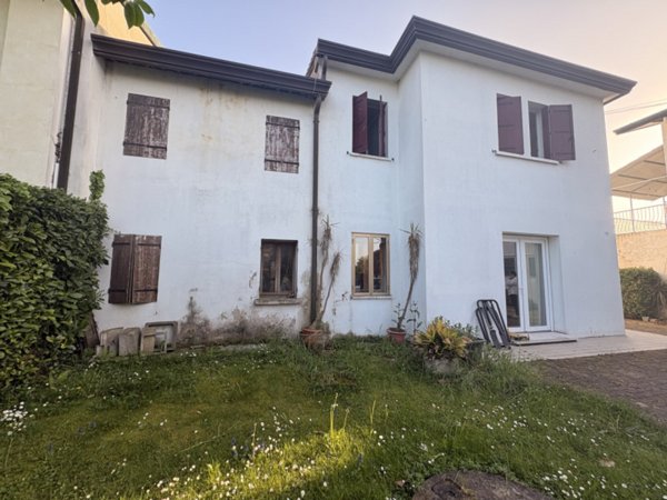 casa indipendente in vendita a Santa Maria di Sala