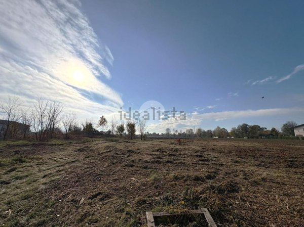 terreno edificabile in vendita a Santa Maria di Sala