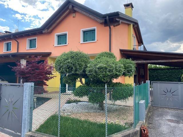 casa indipendente in vendita a Santa Maria di Sala