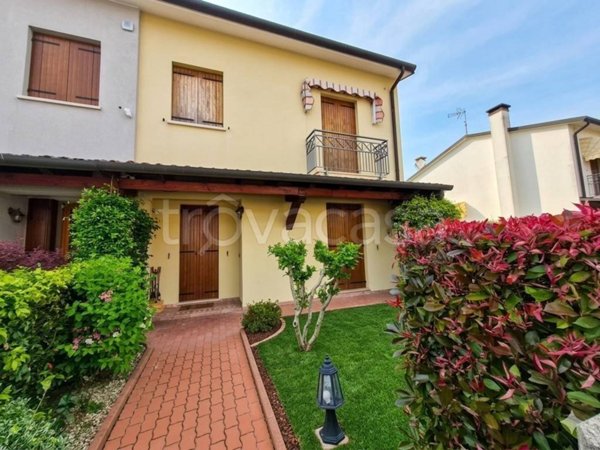 casa indipendente in vendita a Santa Maria di Sala in zona Caltana