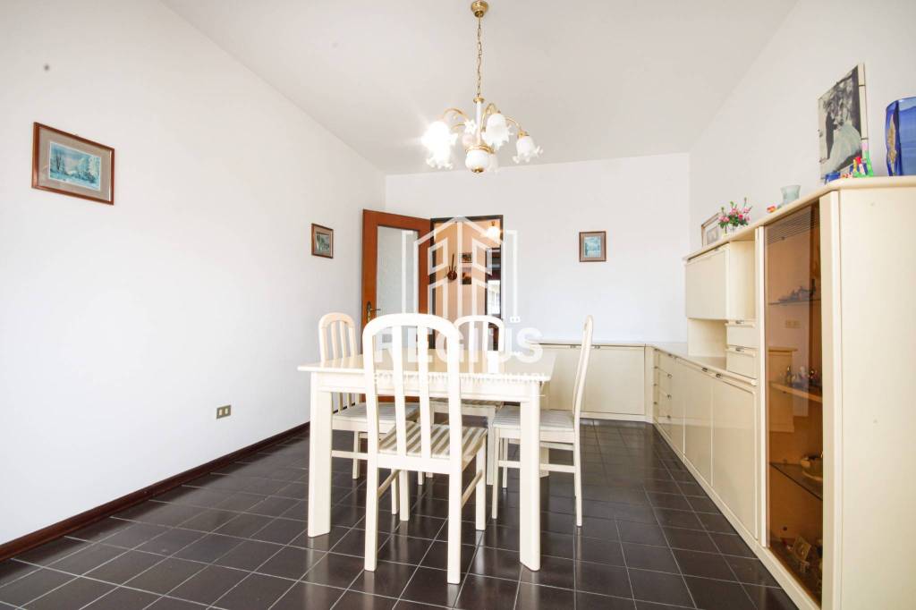 appartamento in vendita a Santa Maria di Sala in zona Caselle
