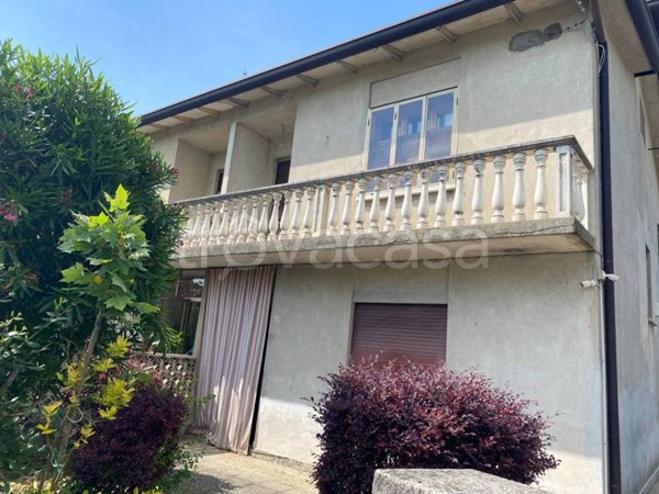 casa indipendente in vendita a Santa Maria di Sala in zona Caltana