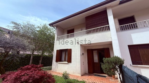 casa indipendente in vendita a Santa Maria di Sala in zona Caltana