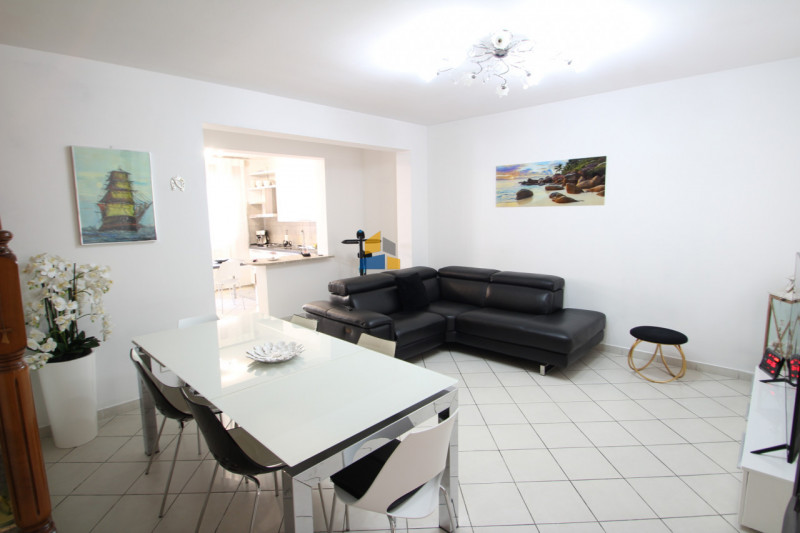casa indipendente in vendita a Santa Maria di Sala in zona Caselle