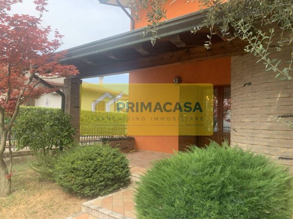 casa indipendente in vendita a Santa Maria di Sala in zona Caselle
