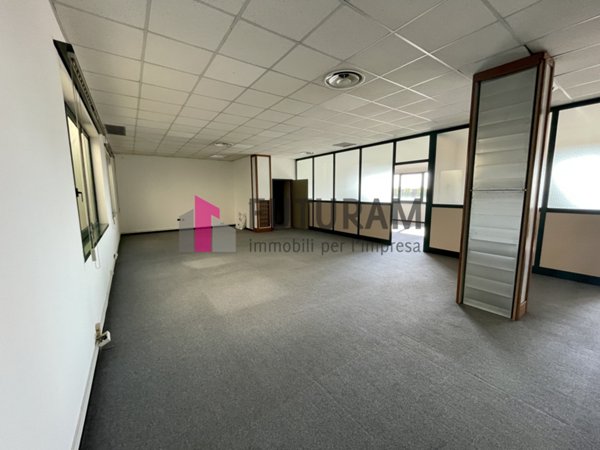 ufficio in vendita a Santa Maria di Sala