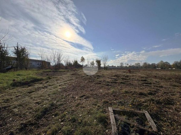 terreno in vendita a Santa Maria di Sala