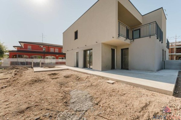 casa indipendente in vendita a San Stino di Livenza in zona Biverone