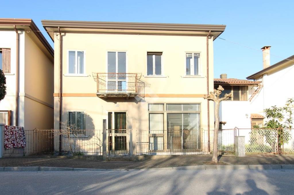 casa indipendente in vendita a San Stino di Livenza in zona Biverone