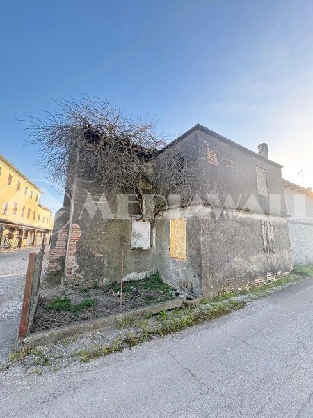 casale in vendita a San Stino di Livenza