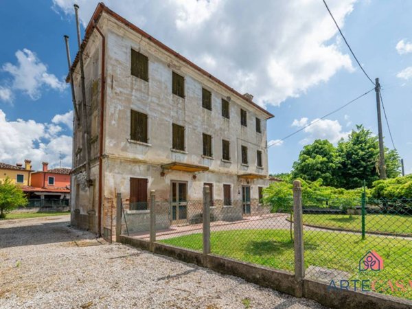 casa indipendente in vendita a San Stino di Livenza in zona Corbolone