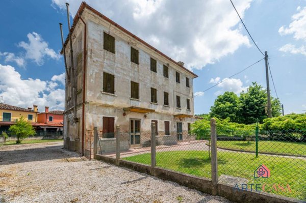 casa indipendente in vendita a San Stino di Livenza in zona Corbolone