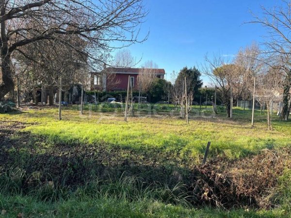 terreno edificabile in vendita a Scorzè in zona Peseggia