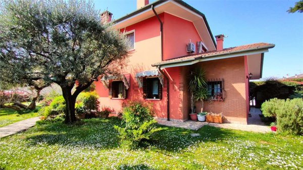 casa indipendente in vendita a Scorzè in zona Peseggia