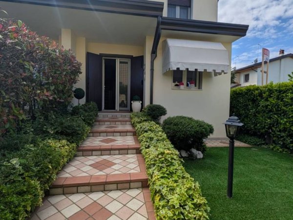 casa indipendente in vendita a Scorzè in zona Peseggia