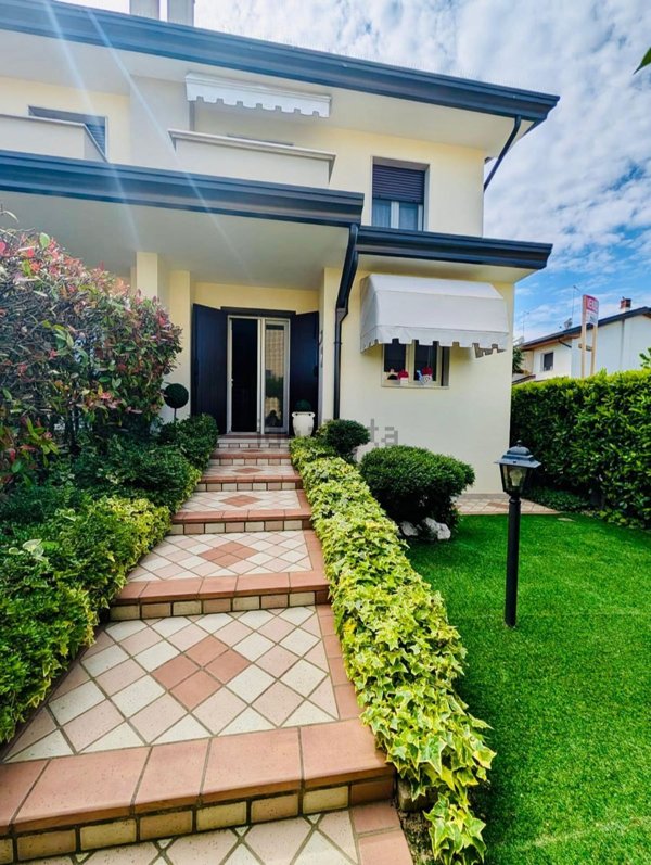 casa indipendente in vendita a Scorzè in zona Peseggia