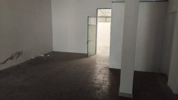 locale di sgombero in vendita a Spinea