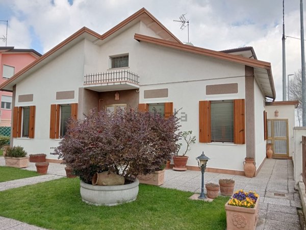 casa indipendente in vendita a Spinea