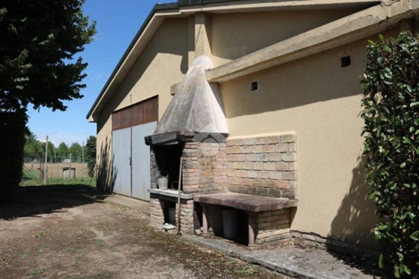 locale di sgombero in vendita a Spinea