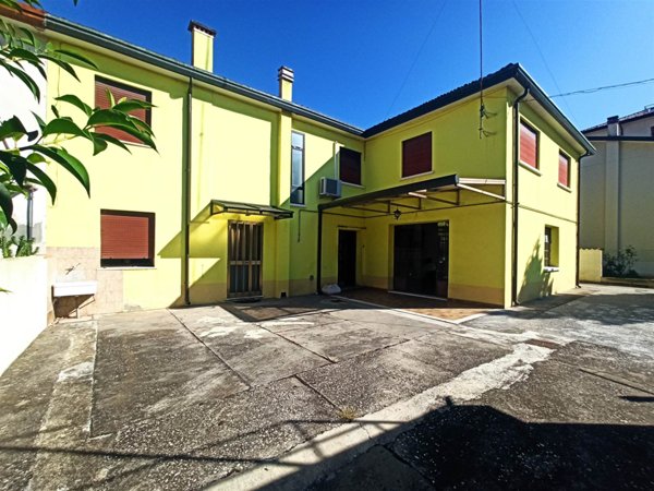 casa semindipendente in vendita a Spinea