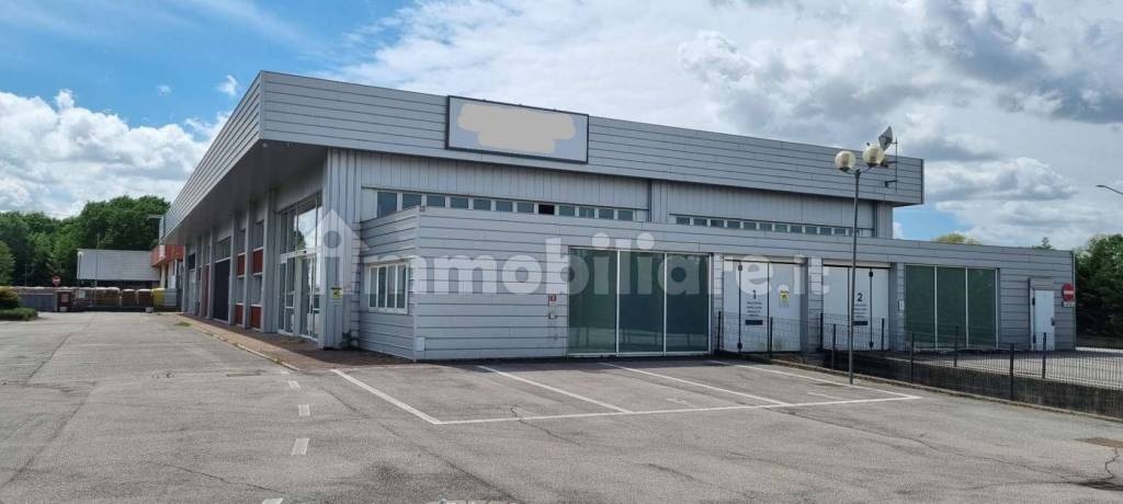 capannone in vendita a Spinea