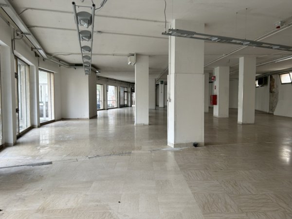 locale commerciale in vendita a Spinea