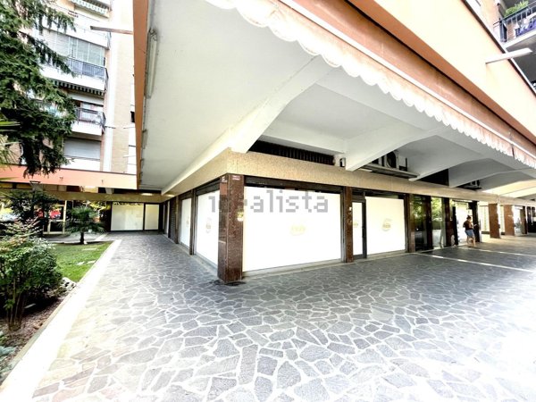 locale commerciale in vendita a Spinea